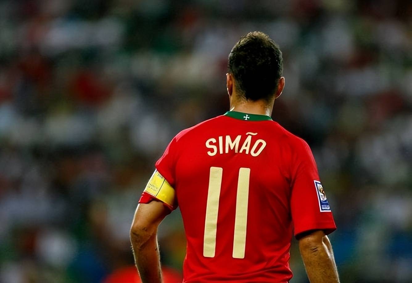 着足球的艺 着足球的艺