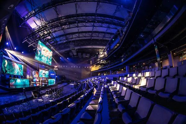 占据前列 占据前列