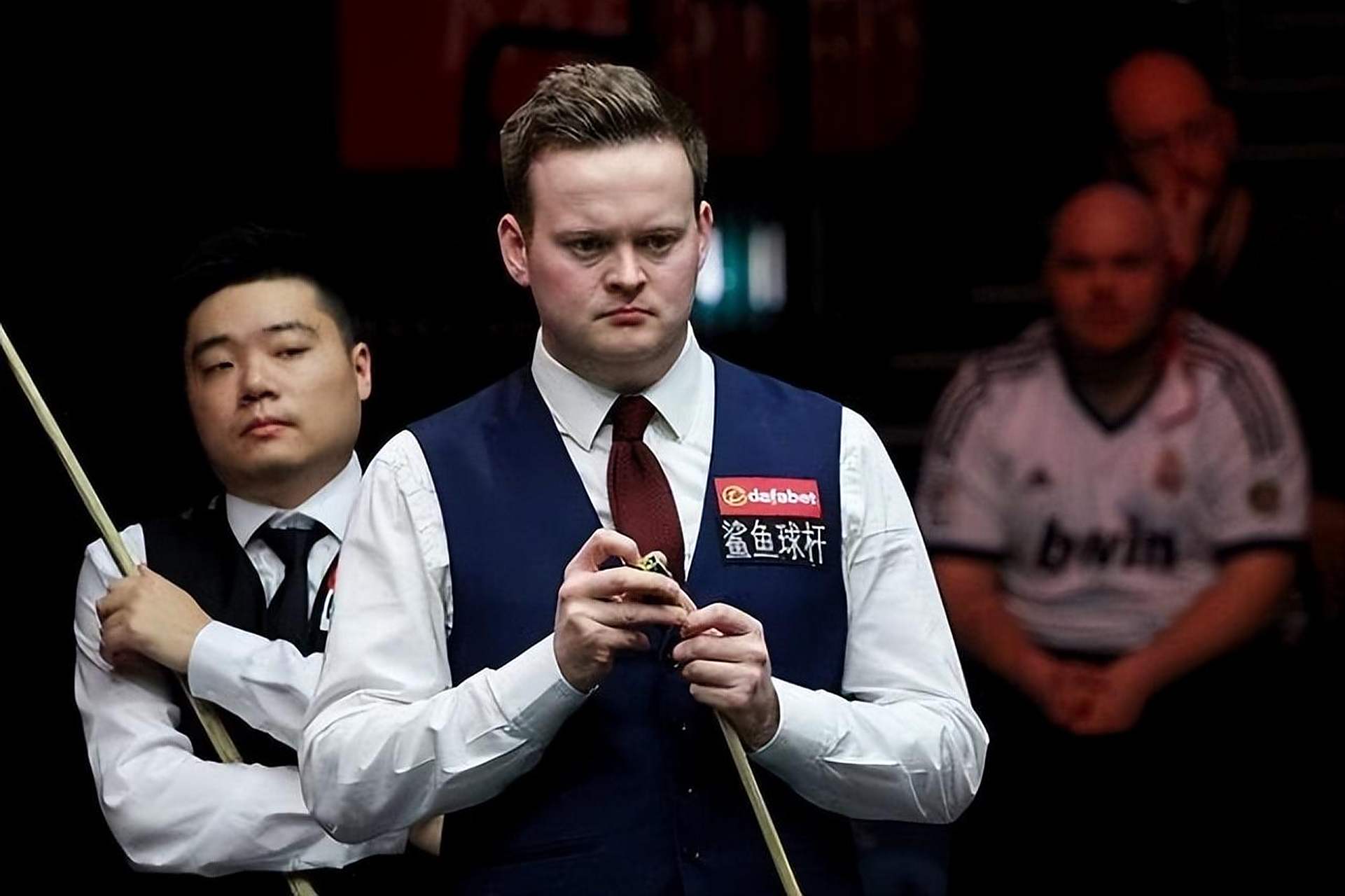 让他们在比 让他们在比